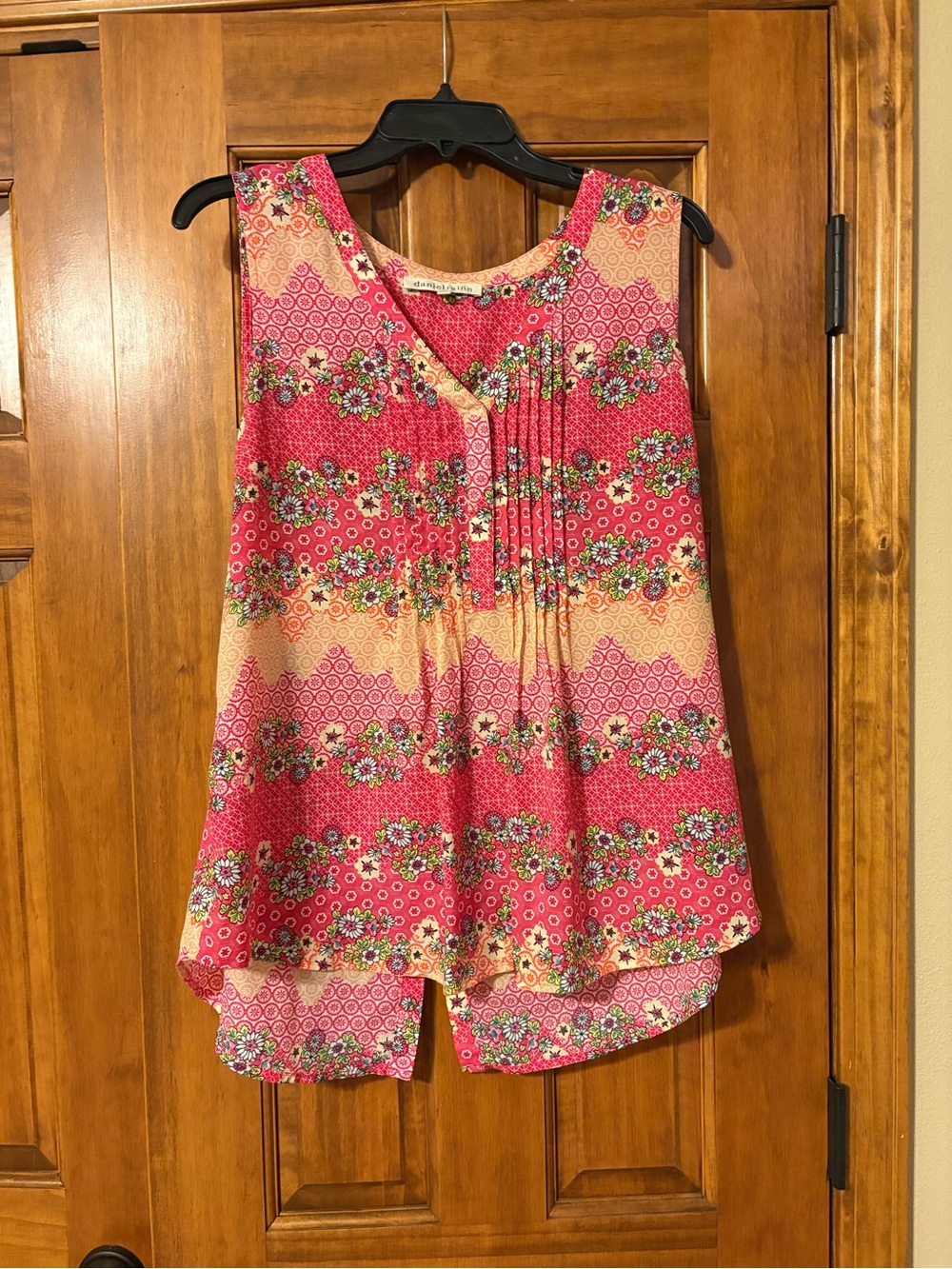 Daniel Rainn Pink Floral Pintuck Sleeveless Top